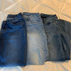 Bundle of Old Navy mid rise super skinny jeans size 10
